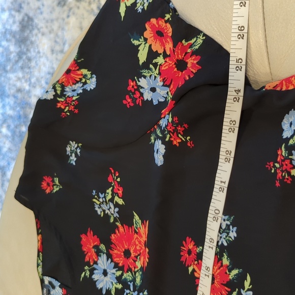 Women's Chelsea & Theodore Floral top in size XXL. EUC - Picture 4 of 5